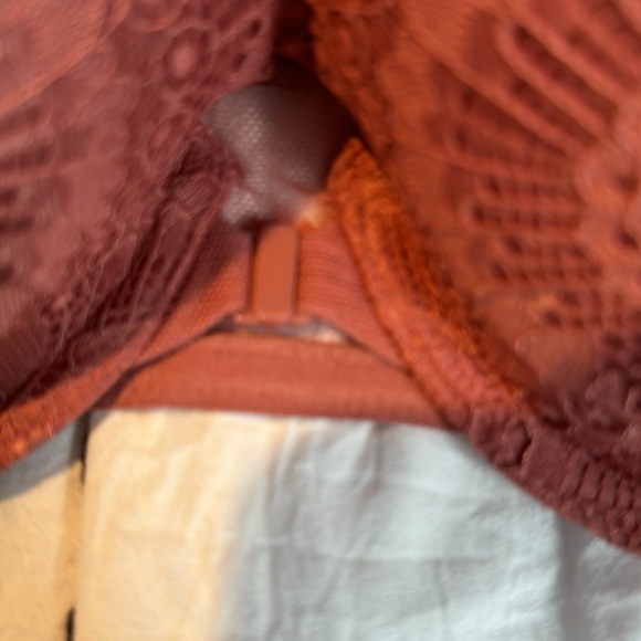 Victoria secret bra clip in the front - Picture 2 of 10